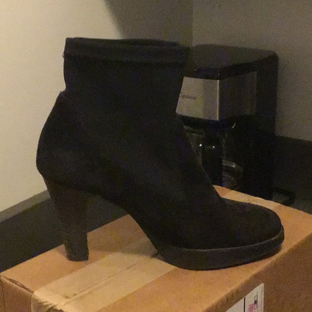 Paul Green suede booties